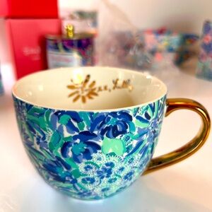 Lilly Pulitzer 12 oz ceramic mug in High Maintenance. New in box.